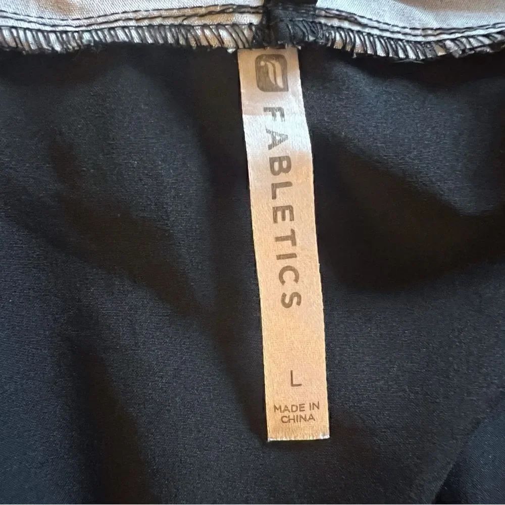 Fabletics Jiae hooded lightweight jacket - Picture 3 of 5